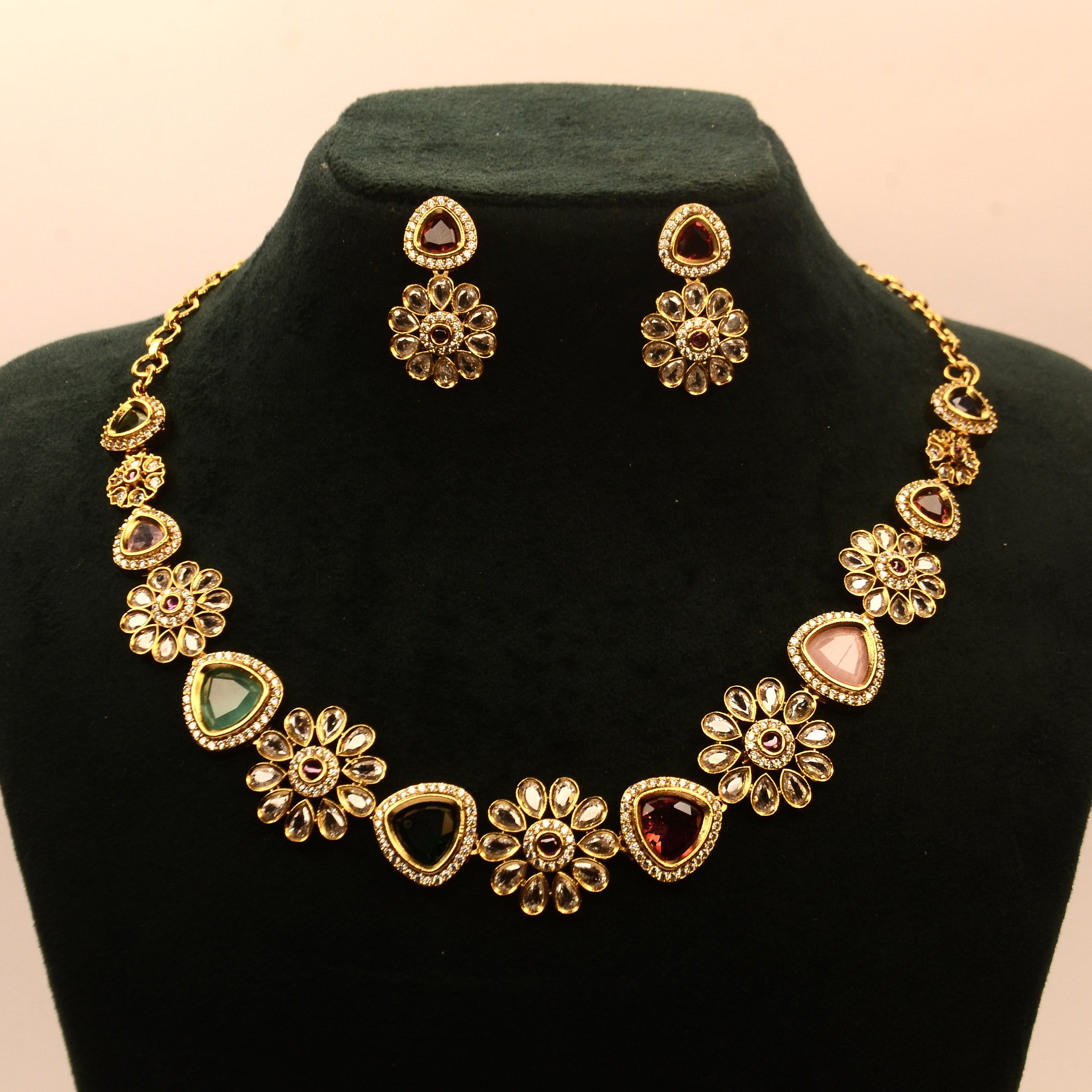 Multicolor Stone Floral Necklace Set