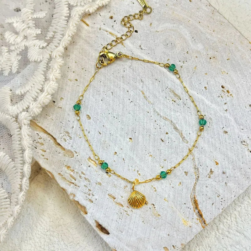 Turquoise Beaded Shell Pendant Necklace