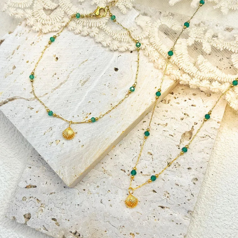 Turquoise Beaded Shell Pendant Necklace